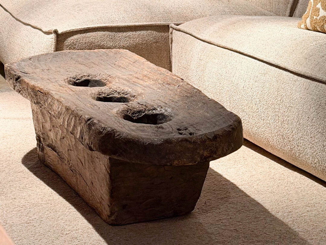 Oude vijzel salontafel - U010526