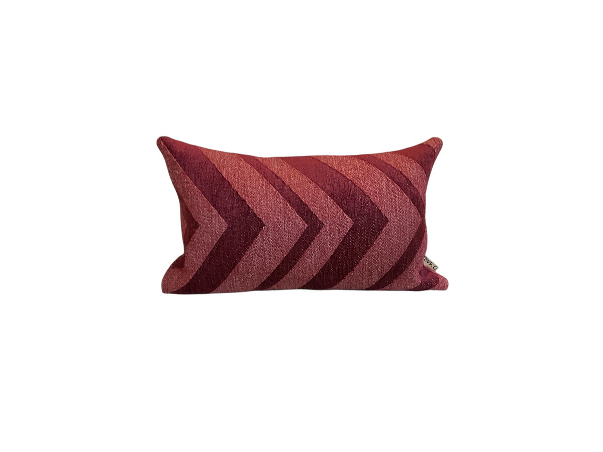 Omar Antwerp - sierkussen Agnes burgundy