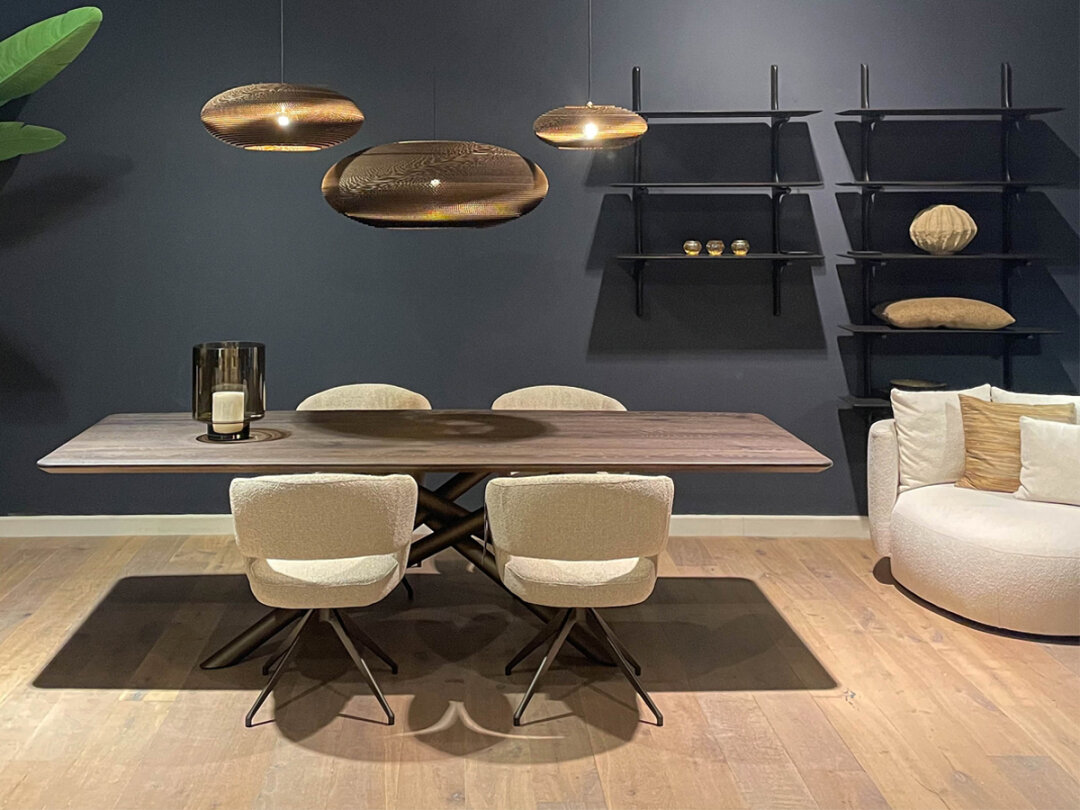 Eettafel massief eiken (showroommodel)