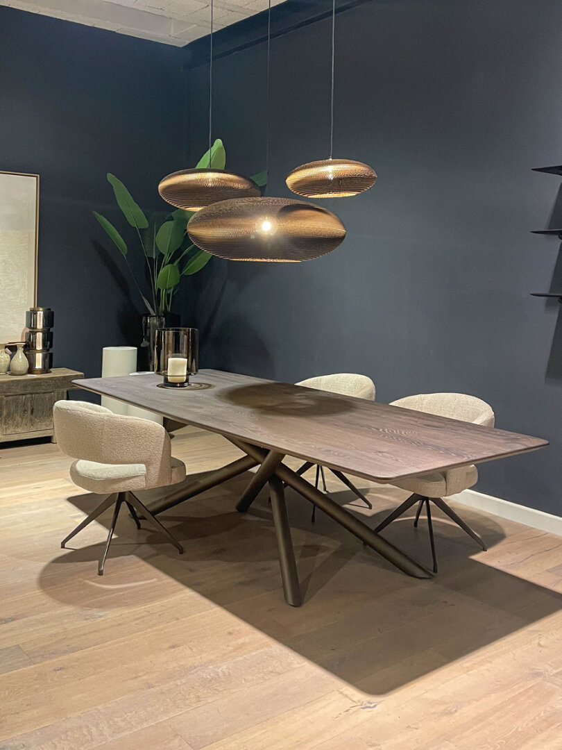 Eettafel massief eiken (showroommodel)